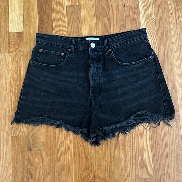 Zara Pants - Black high-rise denim shorts